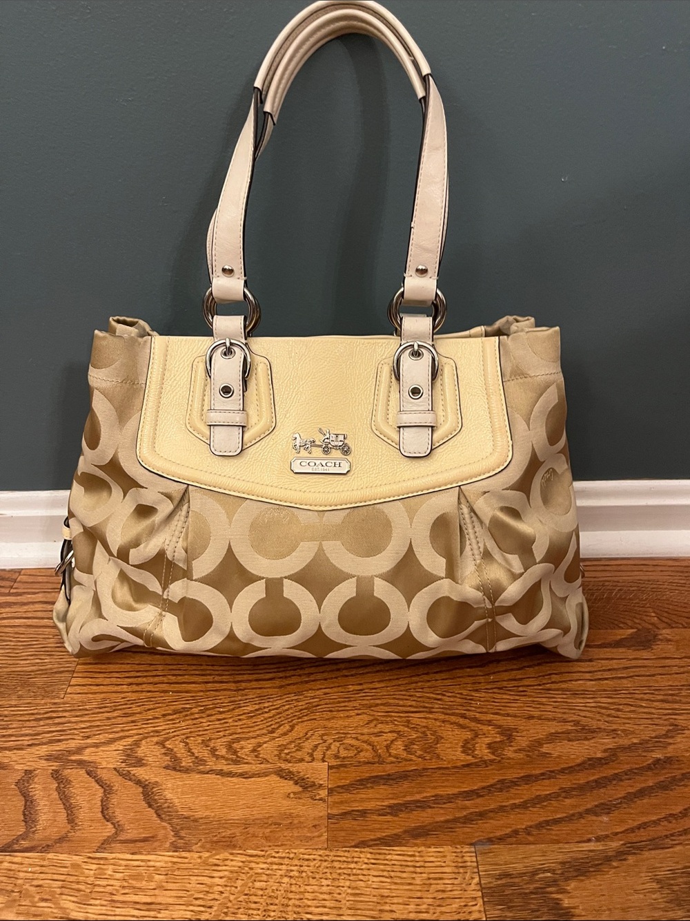 Coach Handbags Beigh Tan And Cream Logo No B1082-14578
